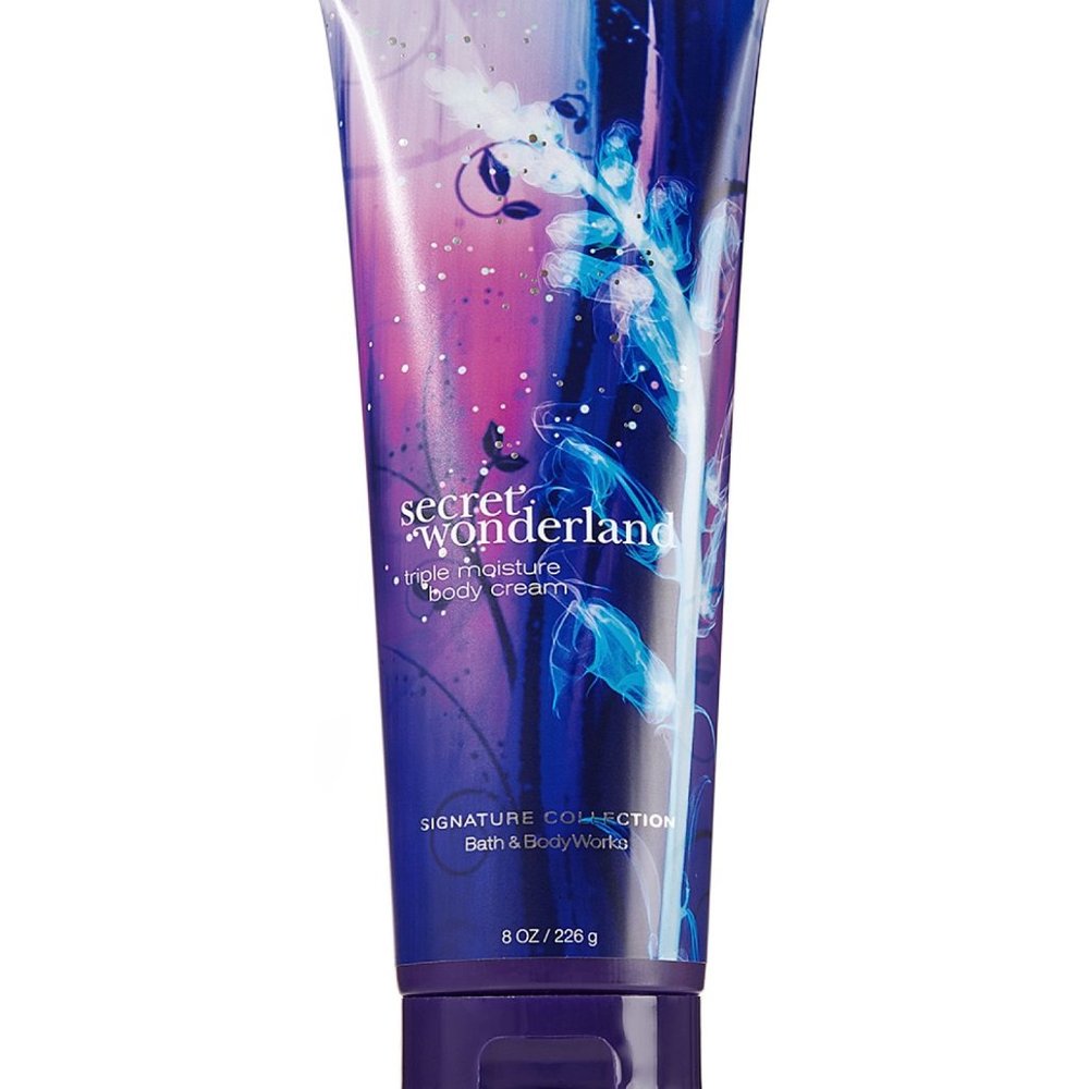 SECRET WONDERLAND TRIPLE MOISTURE BODY CREAM